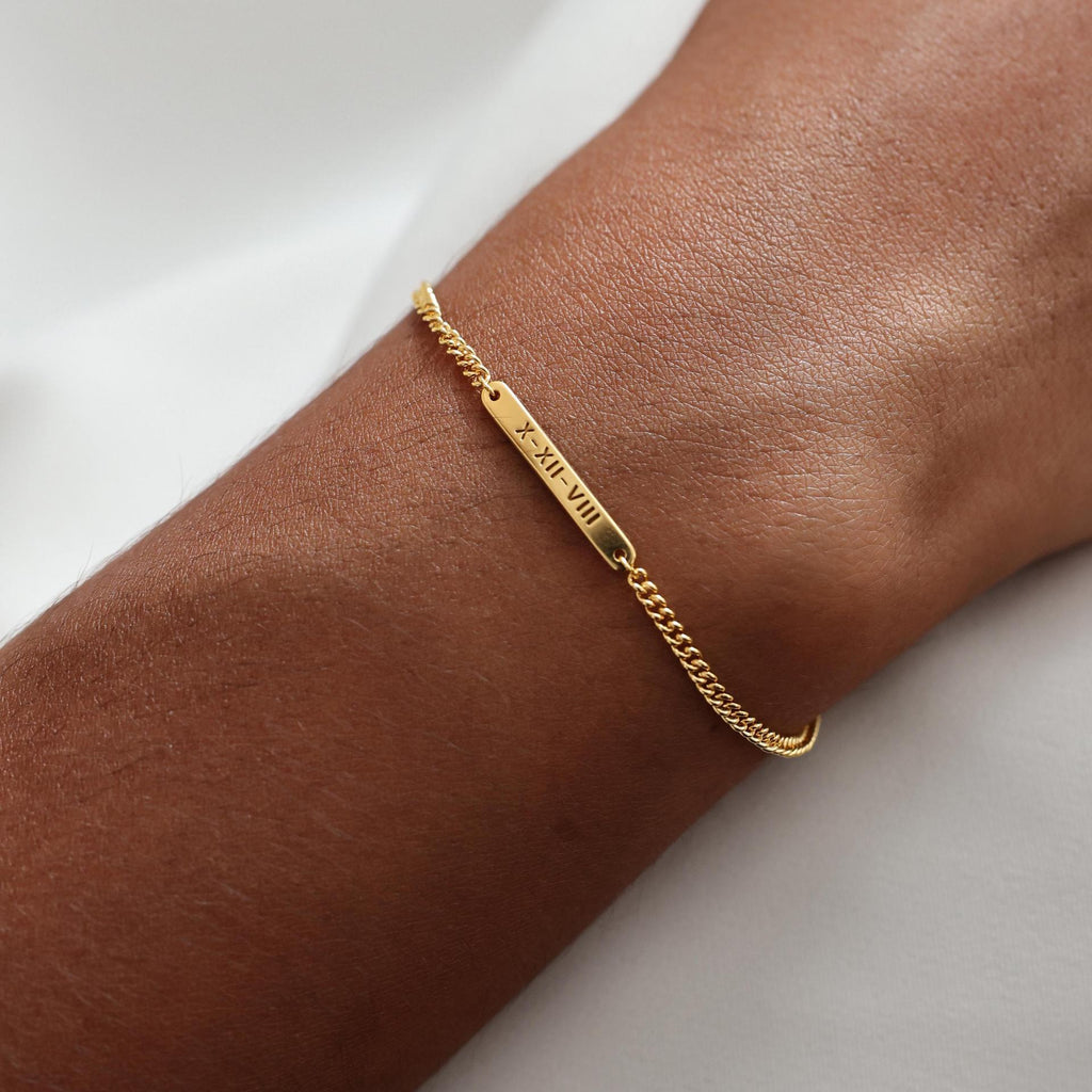 Custom Engraved Bar Bracelet 18k Gold Plated Hypoallergenic Stainless Steel